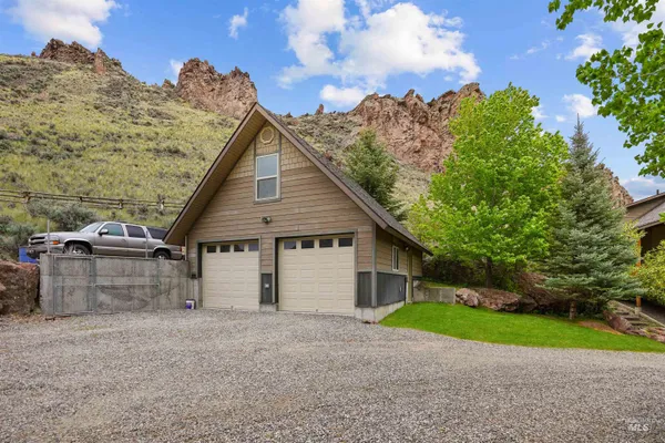 $1,385,000 | 9 Autumn Blaze Lane, Salmon, ID 83467