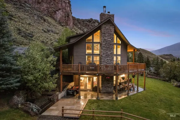 $1,385,000 | 9 Autumn Blaze Lane, Salmon, ID 83467