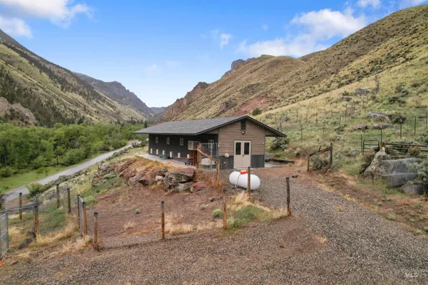 $1,385,000 | 9 Autumn Blaze Lane, Salmon, ID 83467