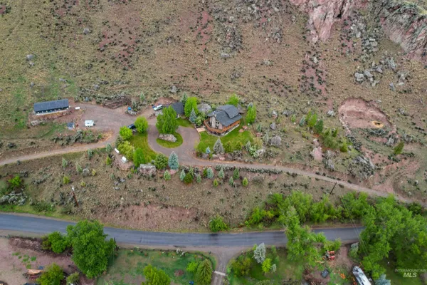 $1,385,000 | 9 Autumn Blaze Lane, Salmon, ID 83467