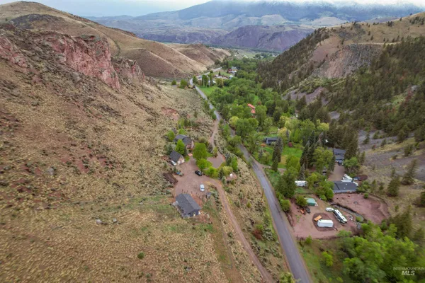 $1,385,000 | 9 Autumn Blaze Lane, Salmon, ID 83467