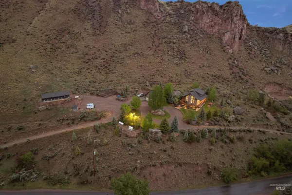 $1,385,000 | 9 Autumn Blaze Lane, Salmon, ID 83467