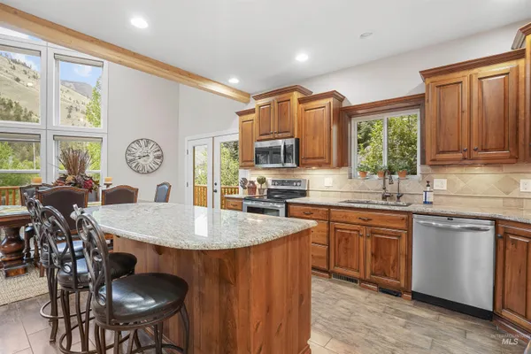 $1,385,000 | 9 Autumn Blaze Lane, Salmon, ID 83467