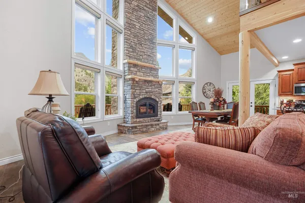 $1,385,000 | 9 Autumn Blaze Lane, Salmon, ID 83467