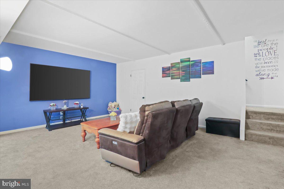 1518 Manley Road, Unit B3 West Chester, PA 19382 - Photo 2 of 23 Large family room