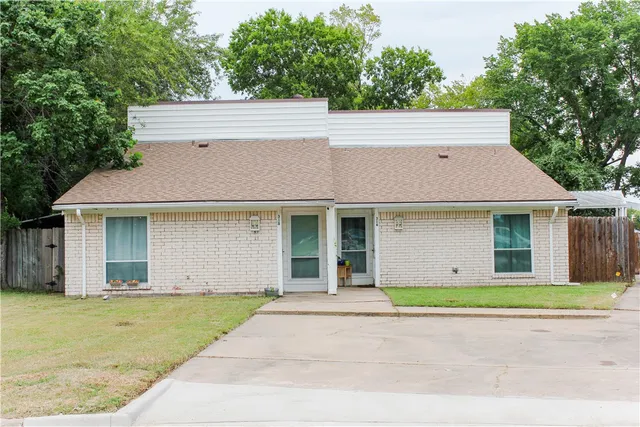 $1,300 | 316 Amherst Court, College Station, TX 77840