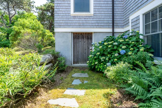 $2,200,000 | 9 Towhee Lane, Truro, MA 02666