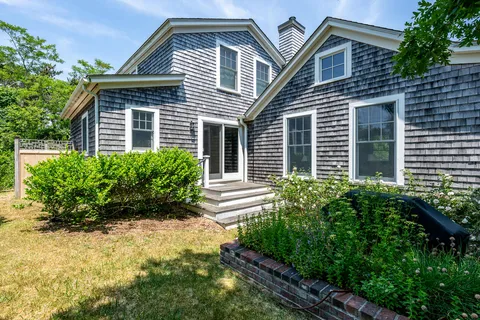 $2,200,000 | 9 Towhee Lane, Truro, MA 02666