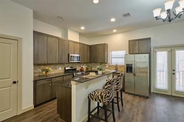 $325,000 | 2422 Navigation Boulevard, Unit E, Houston, TX 77003