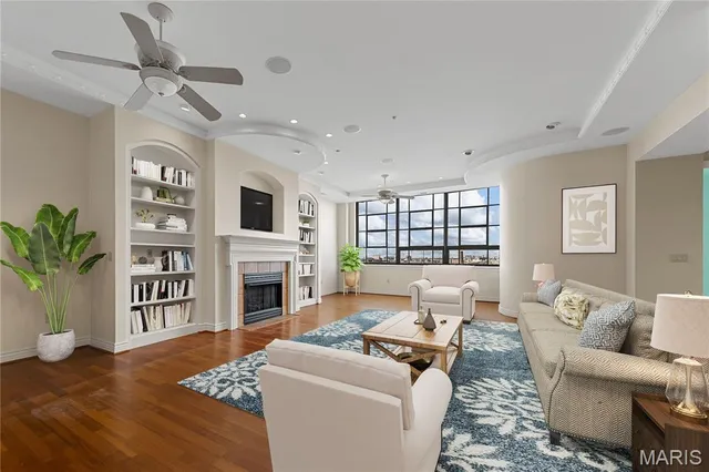 $429,000 | 400 South 14th Street, Unit 1115, St. Louis, MO 63103