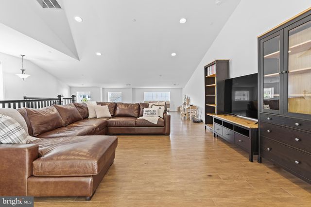 $713,000 | 101 Eastwing Alley, Springfield, PA 19064