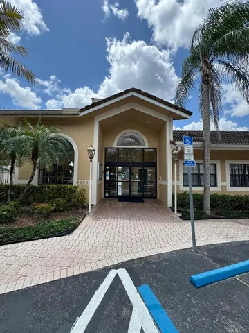 $2,100 | Undisclosed Address, Hollywood, FL 33025