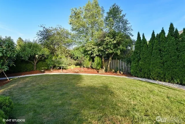 $8,500 | 9625 Northeast 28th Street, Clyde Hill, WA 98004