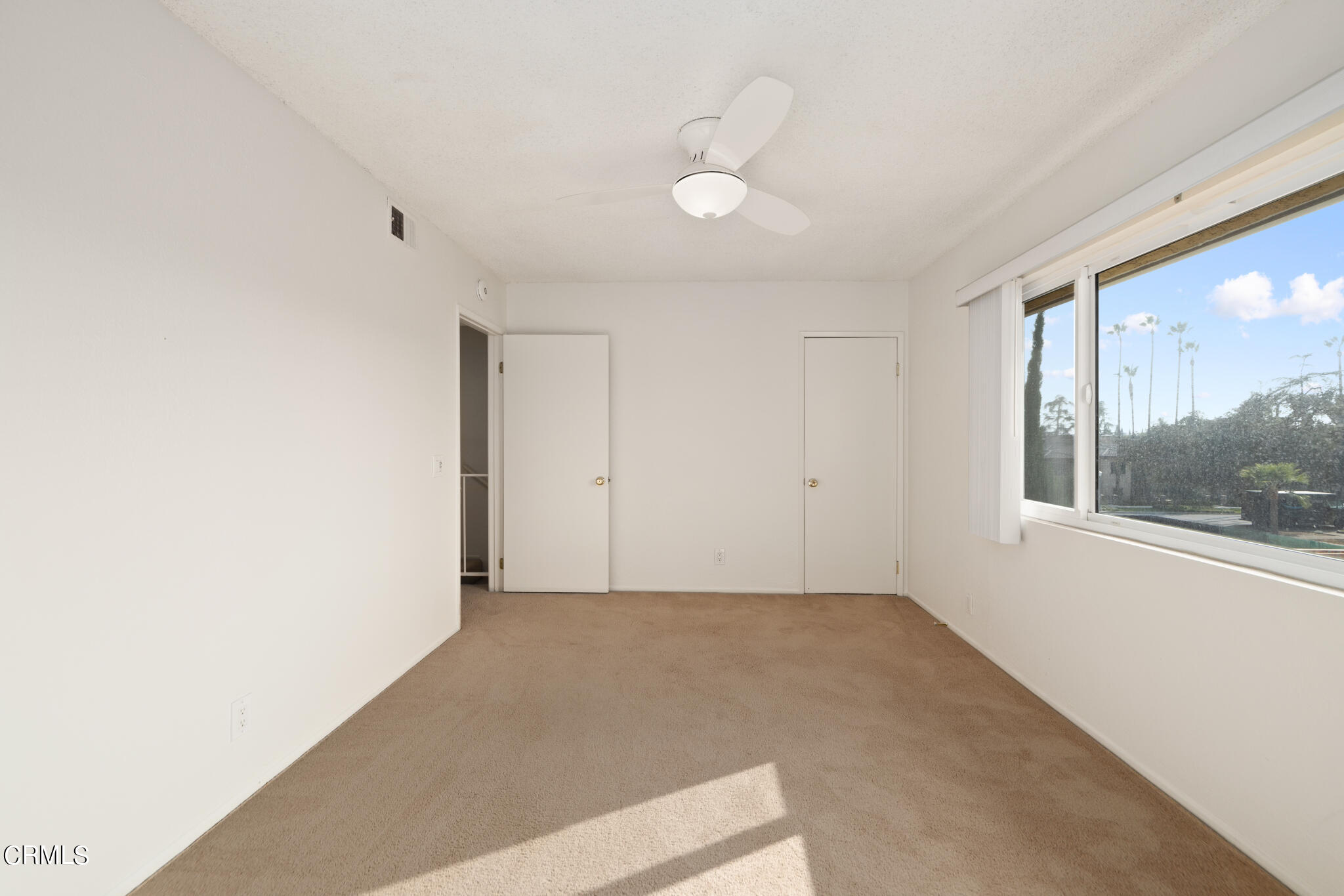 2429 Oswego Street, Unit B Pasadena, CA 91107 - Photo 19 of 25 an empty room with a window