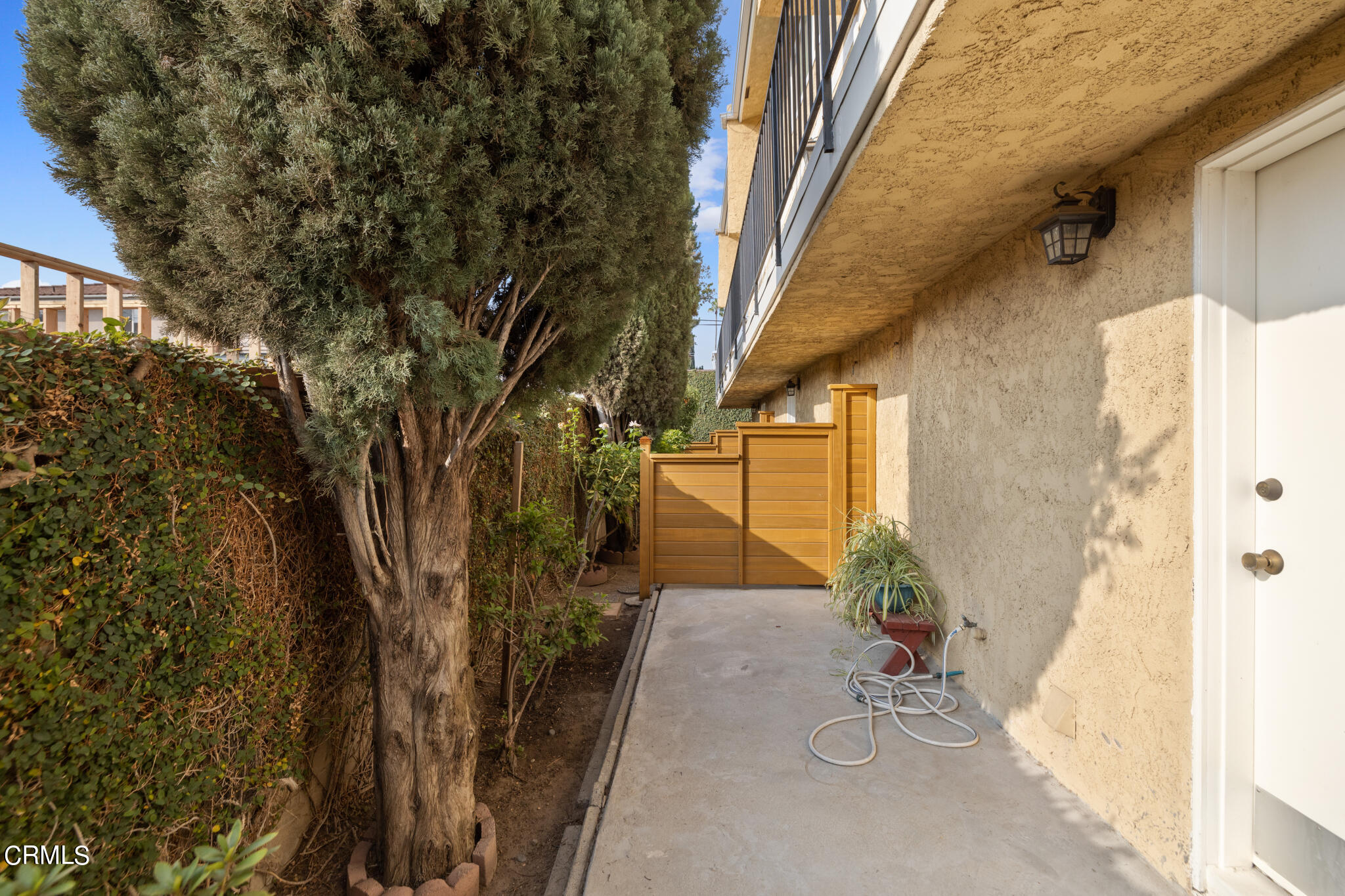 2429 Oswego Street, Unit B Pasadena, CA 91107 - Photo 22 of 25 a view of a corridor