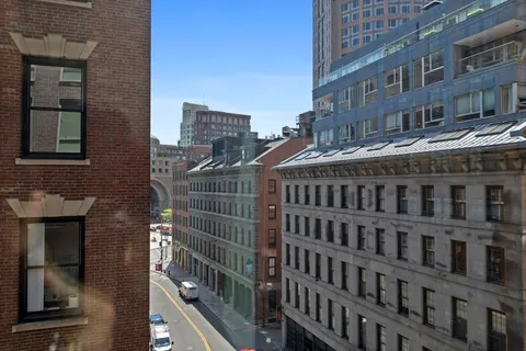 $1,195,000 | 80 Broad Street, Unit 602, Boston, MA 02110