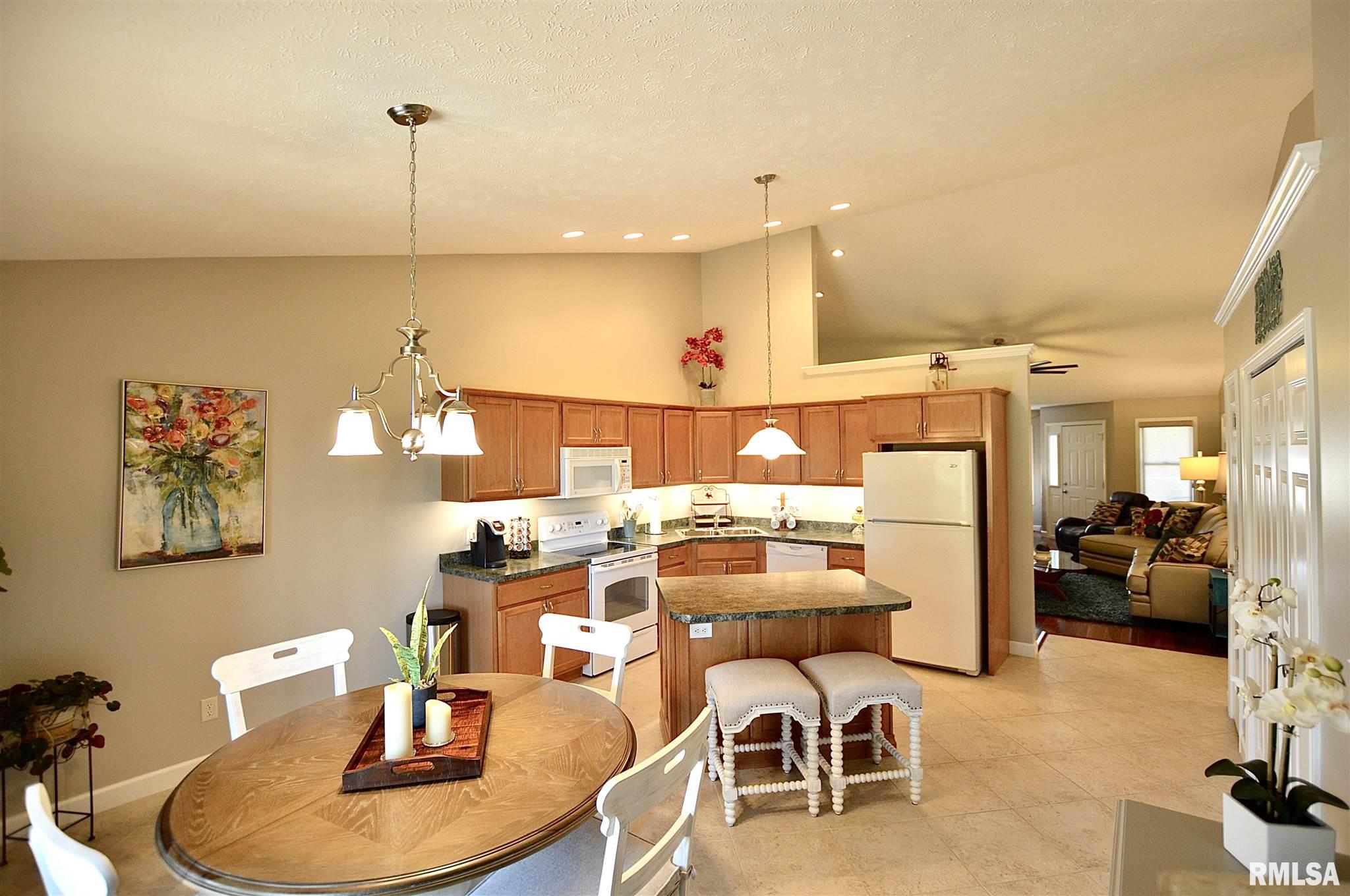4415 Castle Pines Drive Springfield, IL 62711 - Photo 9 of 31 Gallery Image 9