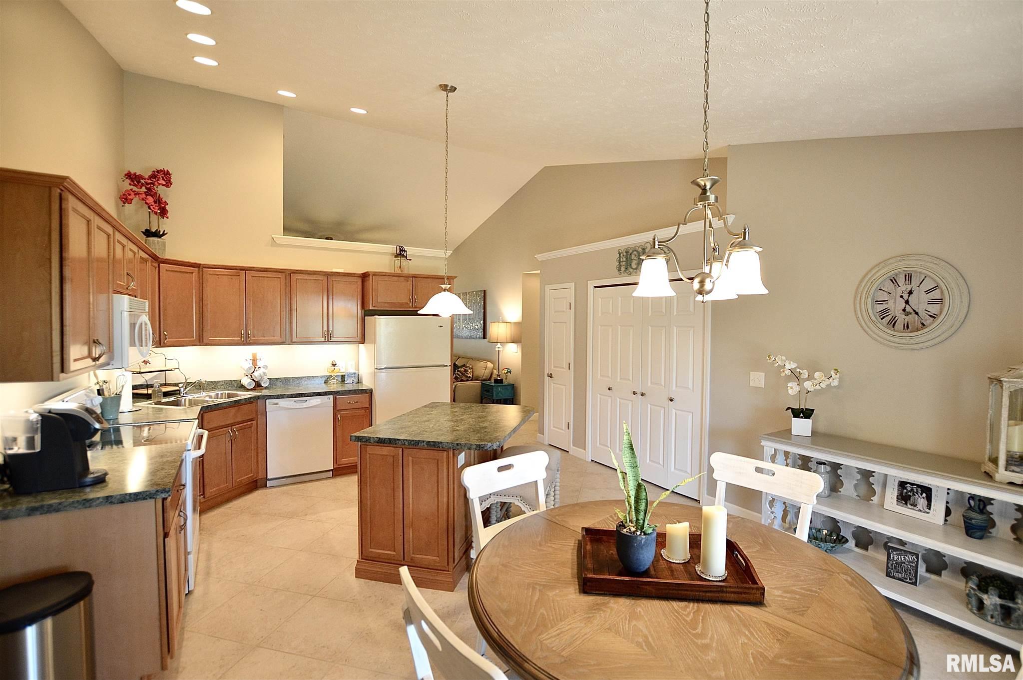 4415 Castle Pines Drive Springfield, IL 62711 - Photo 10 of 31 Gallery Image 10