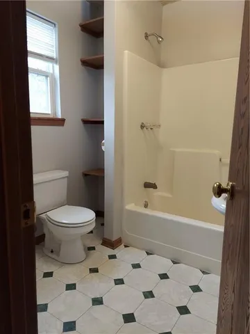 $315,000 | 1610 South Northern Boulevard, Independence, MO 64052