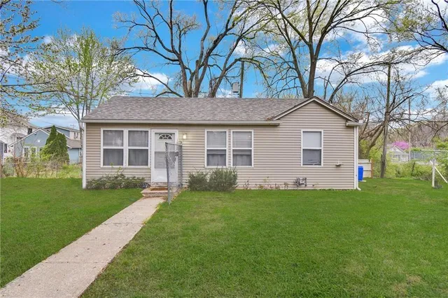 $315,000 | 1610 South Northern Boulevard, Independence, MO 64052