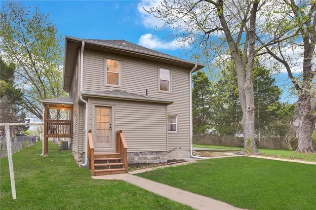 $315,000 | 1610 South Northern Boulevard, Independence, MO 64052