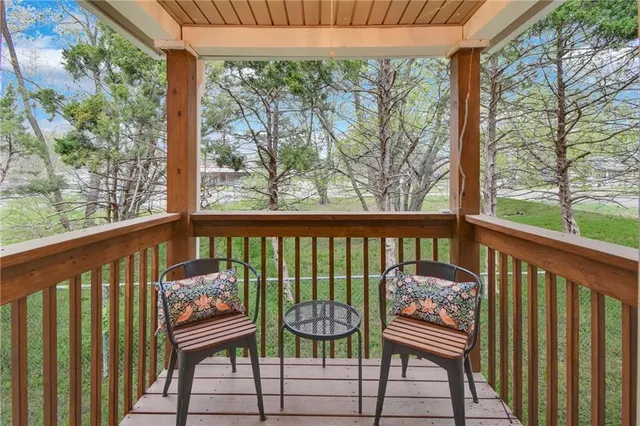 $315,000 | 1610 South Northern Boulevard, Independence, MO 64052