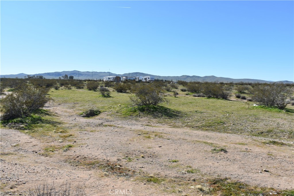 25 Frontier Road Helendale, CA 92342 - Photo 15 of 31