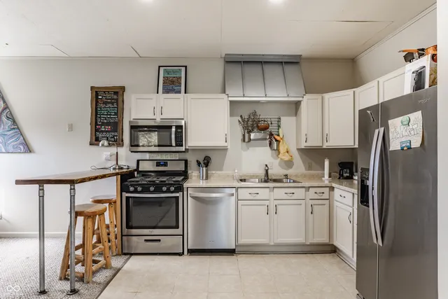 $2,600,000 | 2034 Dubois Road, Spencer, IN 47460