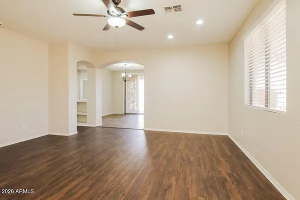 $2,180 | 8724 North 57th Drive, Glendale, AZ 85302