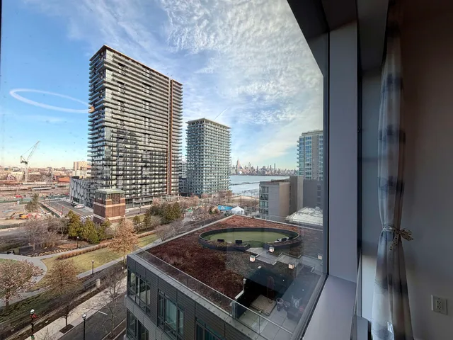 $6,200 | 75 Park Lane South, Unit 804, Jersey City, NJ 07310