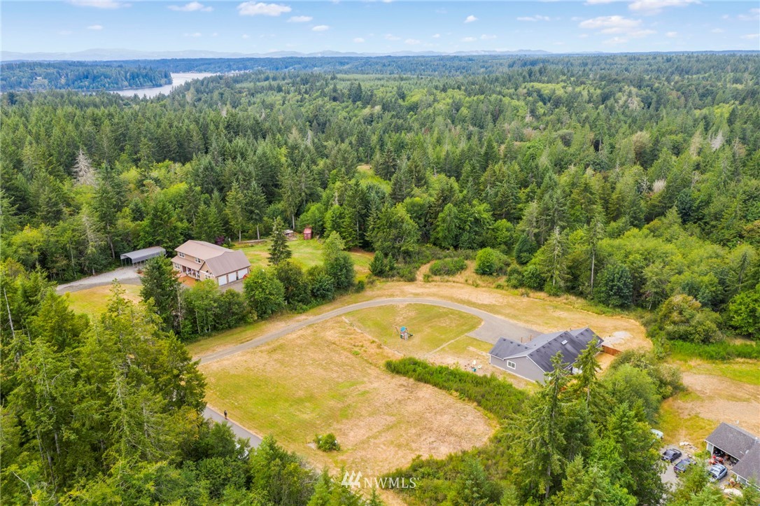 320 East Wilson Way Grapeview, WA 98546 - Photo 4 of 35 Gallery Image 4