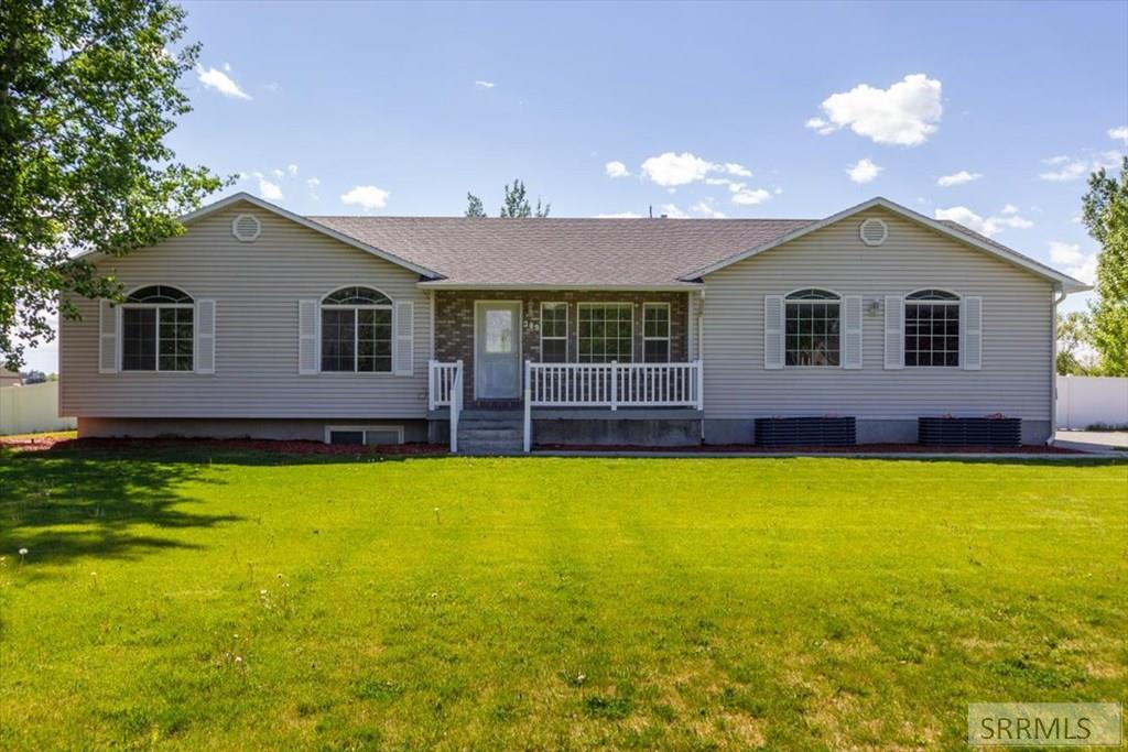 389 North 4050 East Rigby, ID 83442 - Photo 3 of 46