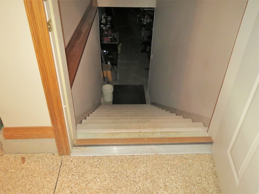 1122 Sterling Road Dixon, IL 61021 - Photo 32 of 45 a view of entryway