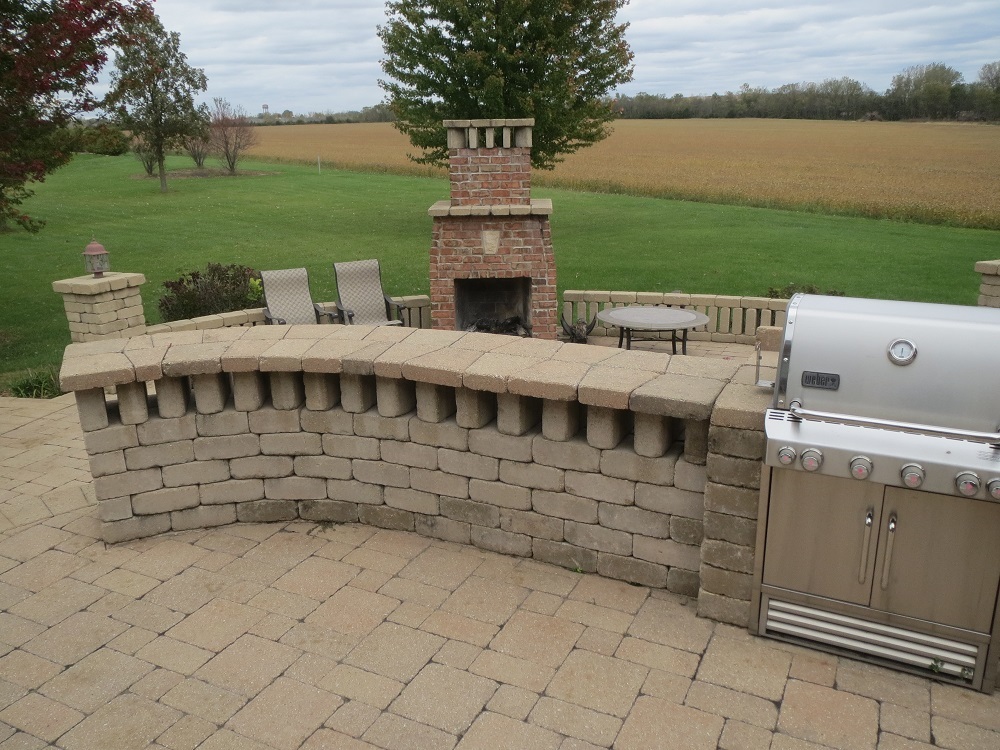 1122 Sterling Road Dixon, IL 61021 - Photo 34 of 45 a view of a terrace with a garden