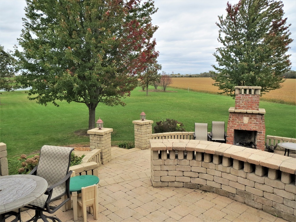 1122 Sterling Road Dixon, IL 61021 - Photo 38 of 45