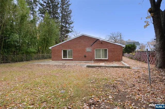 $5,500 | 60 Poplar Avenue, Hackensack, NJ 07601