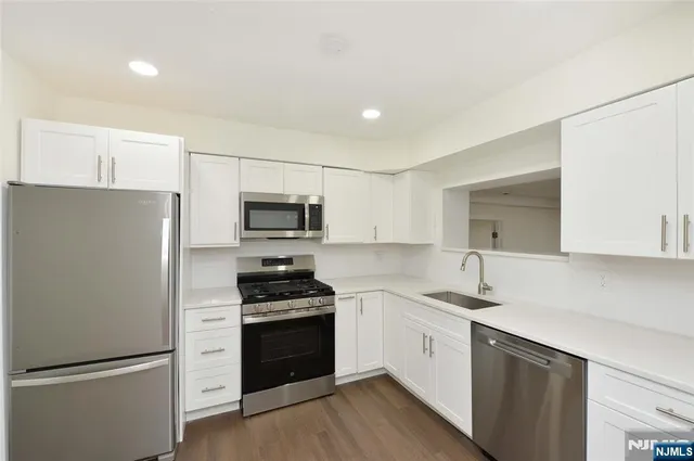 $5,500 | 60 Poplar Avenue, Hackensack, NJ 07601