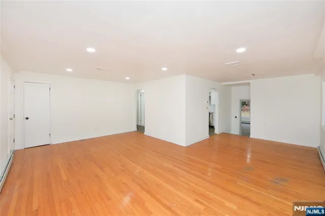 $5,500 | 60 Poplar Avenue, Hackensack, NJ 07601