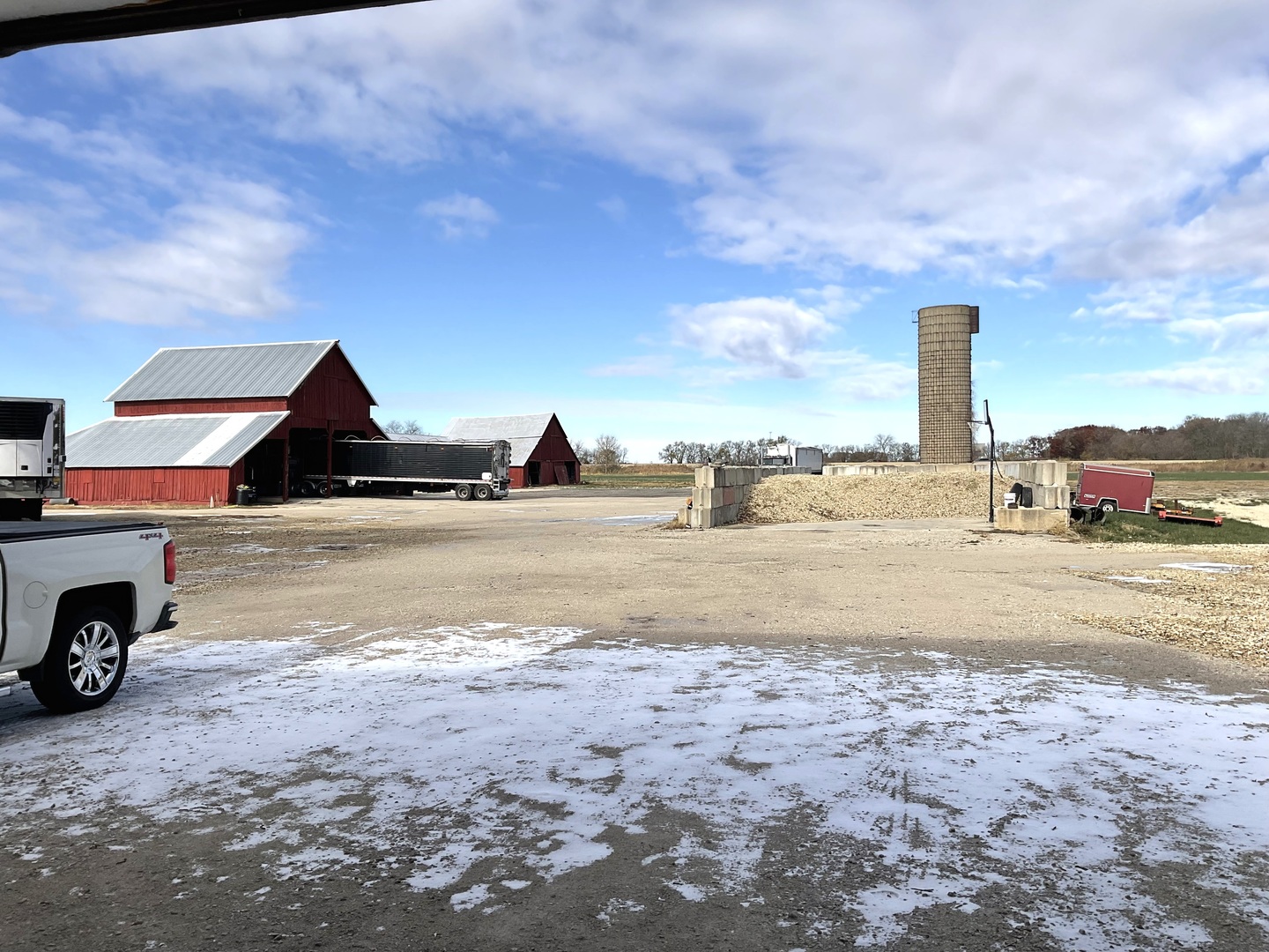 6010-6060 East Minooka Road Minooka, IL 60447 - Photo 3 of 24 a view of ocean with beach