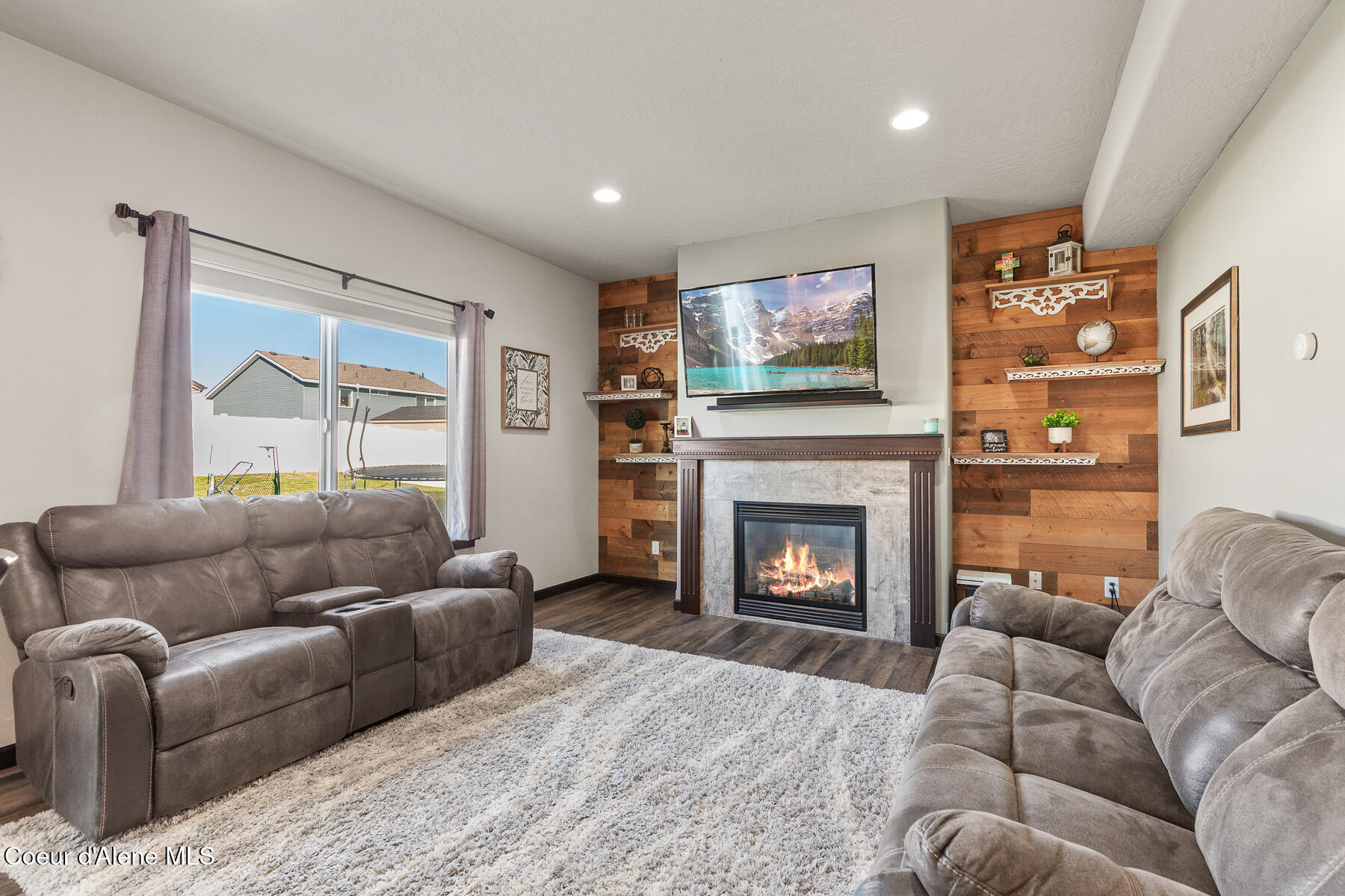 12365 West Renshaw Avenue Post Falls, ID 83854 - Photo 14 of 35 Gas Fireplace