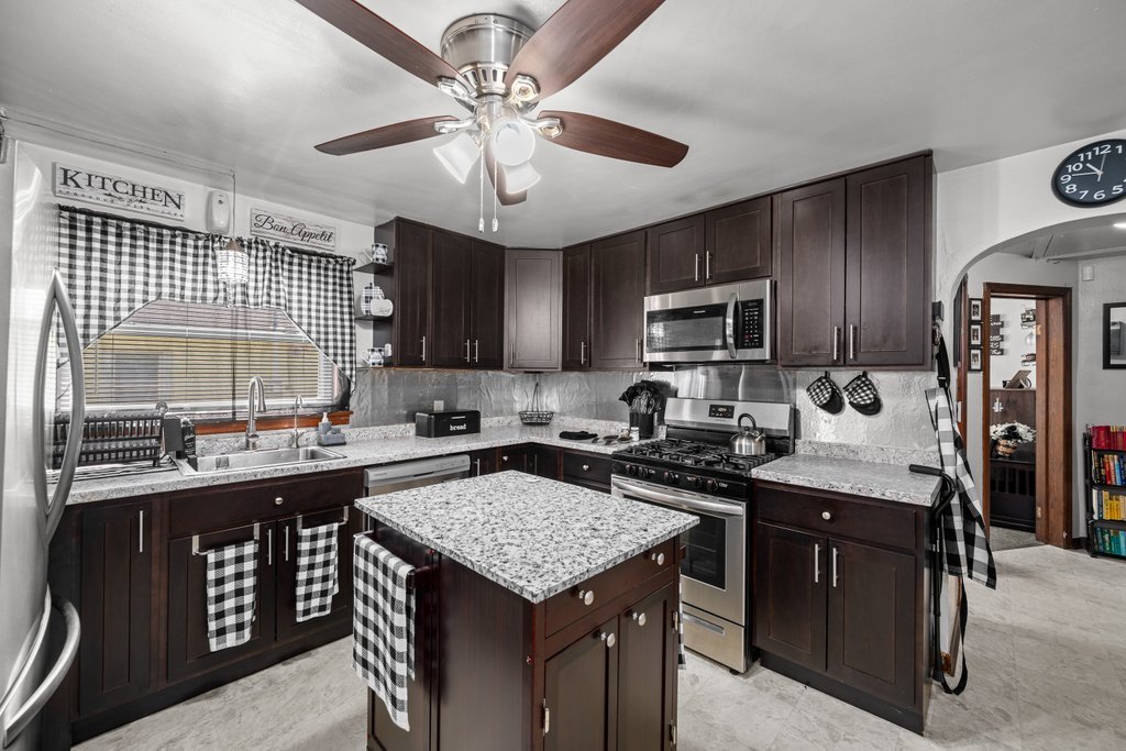 129 3rd Street Carbon Cliff, IL 61239 - Photo 10 of 25