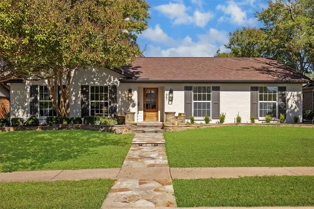 $900,000 | 7647 Alto Caro Drive, Dallas, TX 75248
