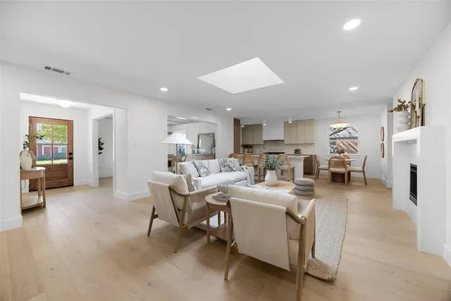 $900,000 | 7647 Alto Caro Drive, Dallas, TX 75248