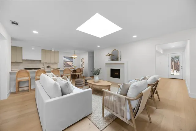 $900,000 | 7647 Alto Caro Drive, Dallas, TX 75248