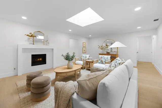 $900,000 | 7647 Alto Caro Drive, Dallas, TX 75248