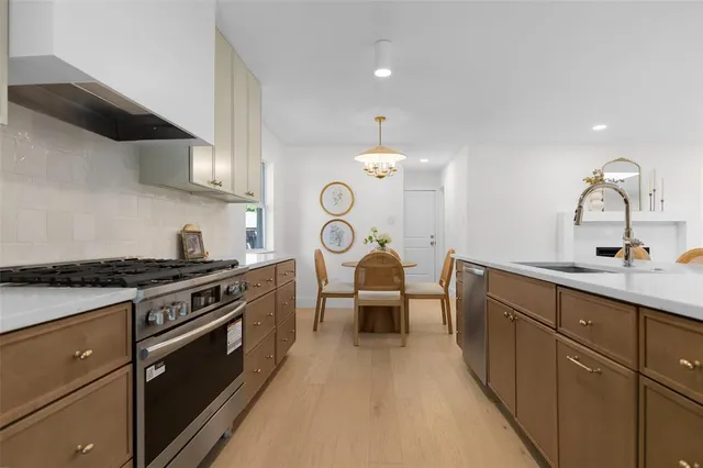 $900,000 | 7647 Alto Caro Drive, Dallas, TX 75248