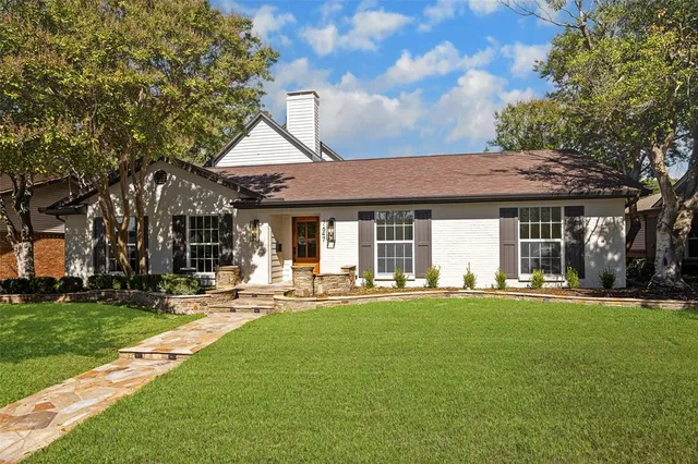 $900,000 | 7647 Alto Caro Drive, Dallas, TX 75248