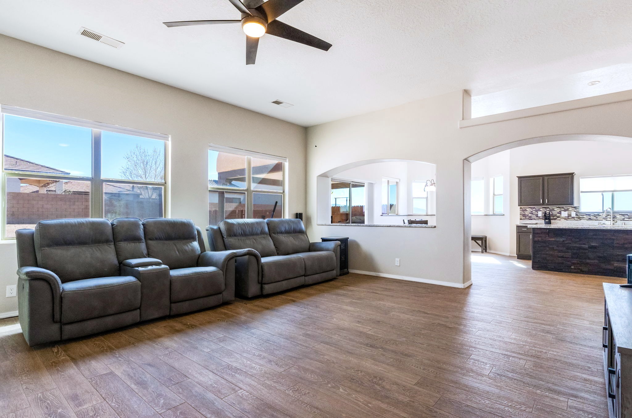 200 Aldaba Circle Northeast Rio Rancho, NM 87124 - Photo 7 of 39