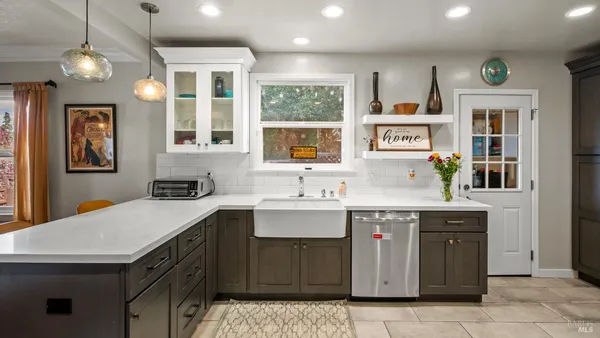 $729,000 | 725 Valle Vista Avenue, Vallejo, CA 94590