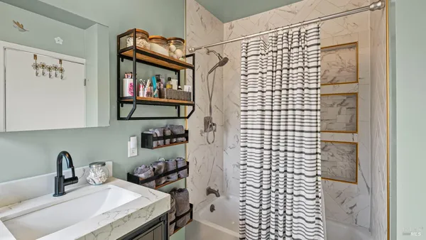 $729,000 | 725 Valle Vista Avenue, Vallejo, CA 94590